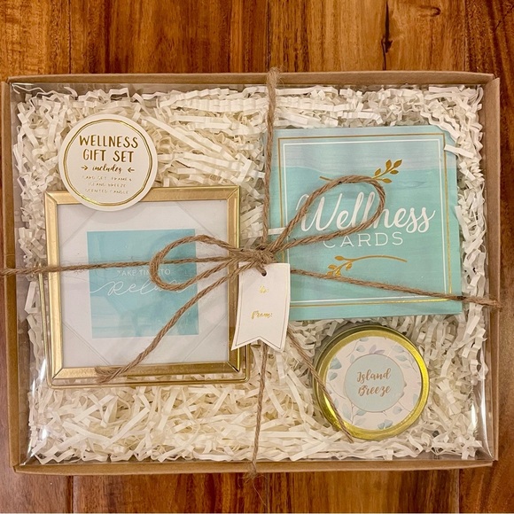New Eccolo Wellness Gift Set With Card Set, Frame, Island Breeze Scented Candle. - Picture 2 of 13